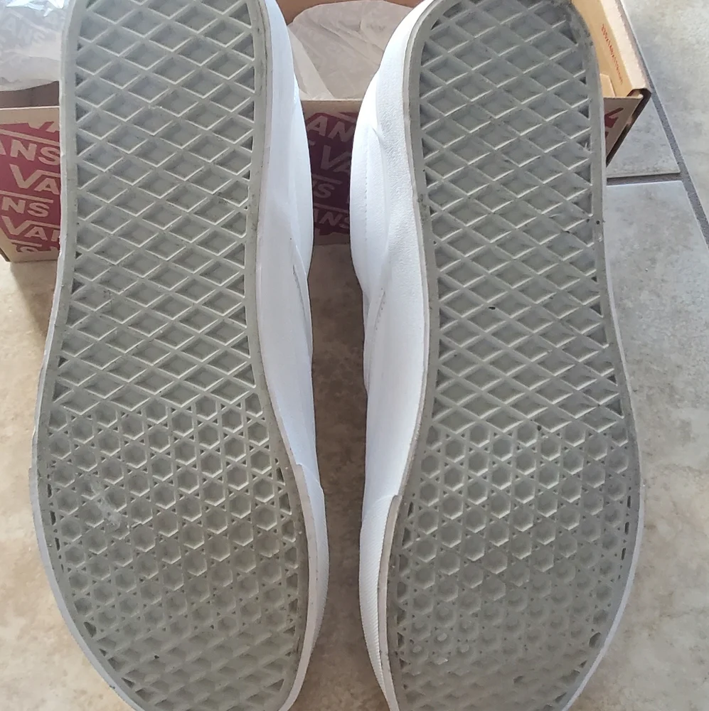Vans - Picture 3 of 4